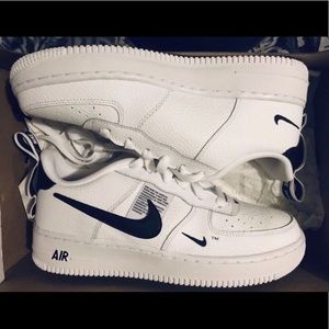 Nike Air Force 1 lv8